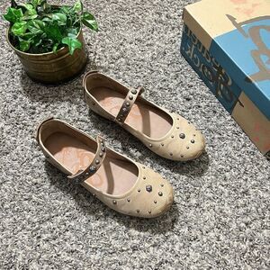 OTBT Gamine 2 Beige Laser Etching Leather Mary Jane Flats Studs Size 6.5 M Shoe